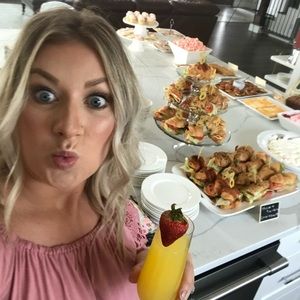 Meet your Posher, Whitney